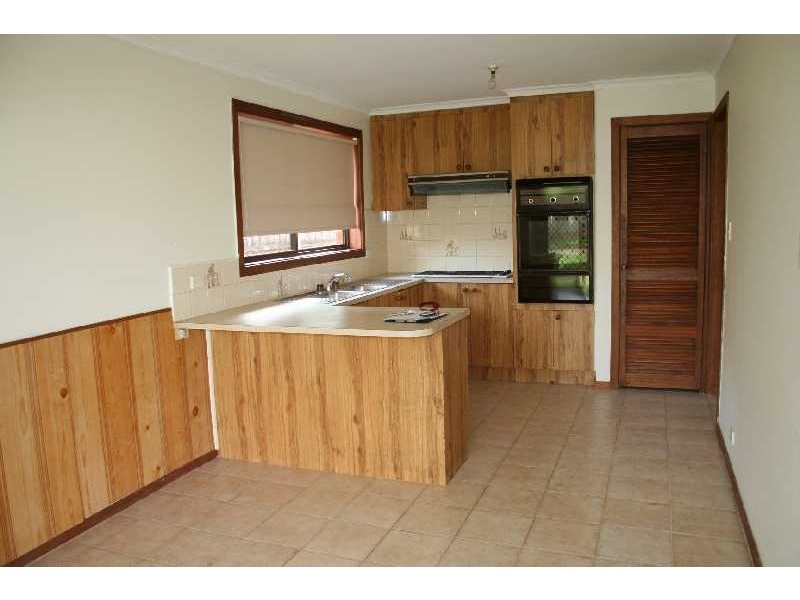 22 Callanan Drive, Melton South VIC 3338