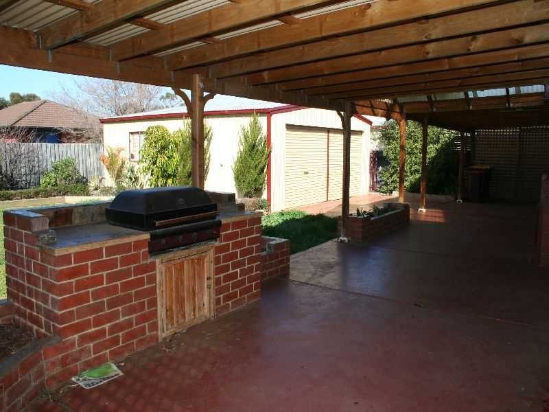34 Greenhills Drive, Melton VIC 3337