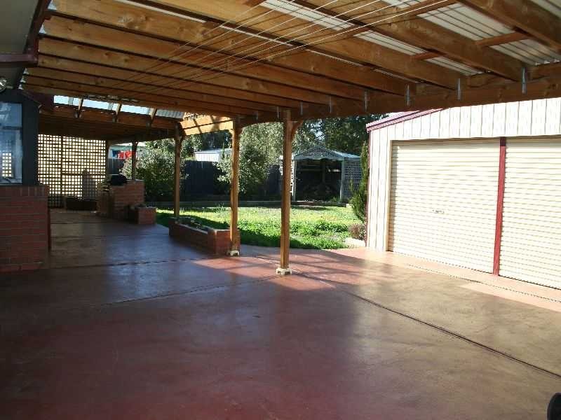 34 Greenhills Drive, Melton VIC 3337