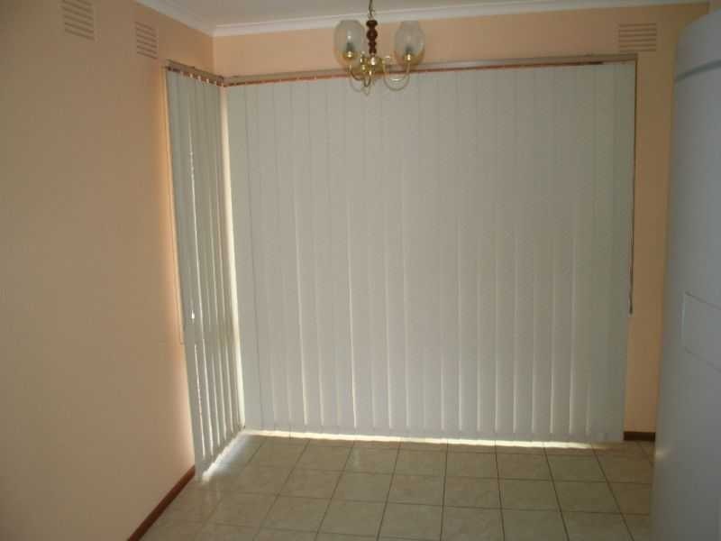 9 Hume Avenue, Melton South VIC 3338