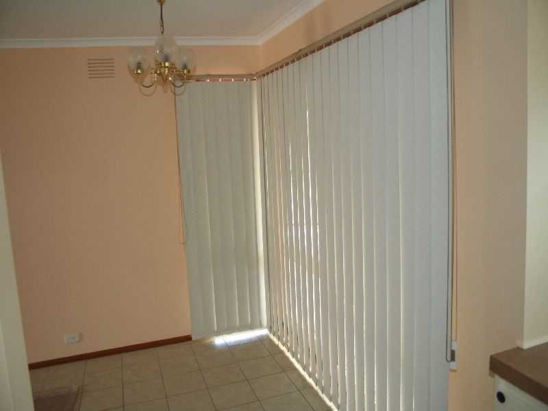 9 Hume Avenue, Melton South VIC 3338