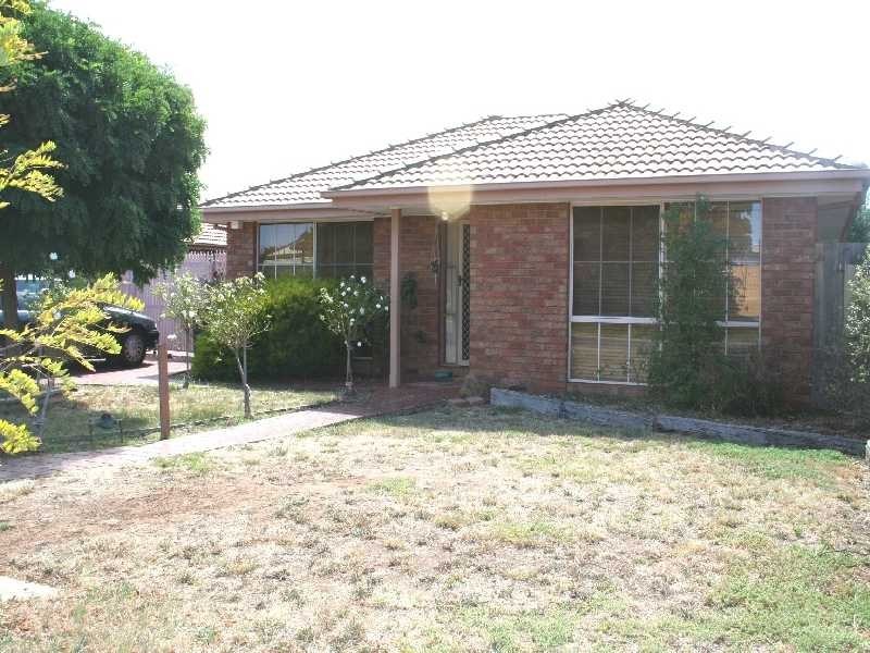 13 Narebar Court, Kurunjang VIC 3337