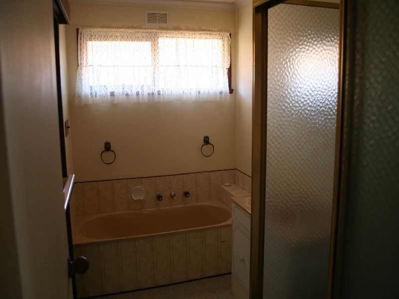 Melton West VIC 3337