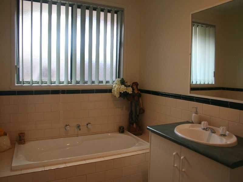 Melton South VIC 3338