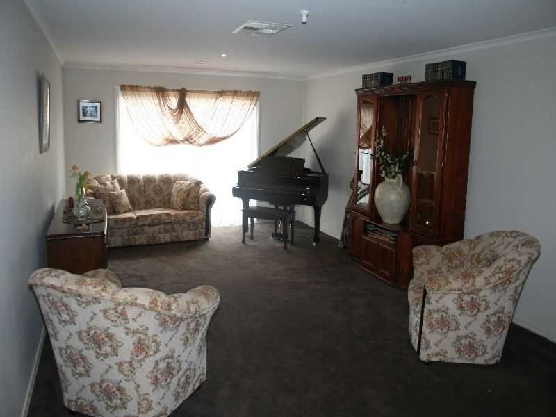 16 Murnong Mews, Melton VIC 3337