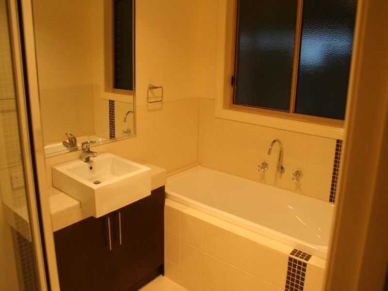 Unit 2/5 Coventry Place, Melton South VIC 3338