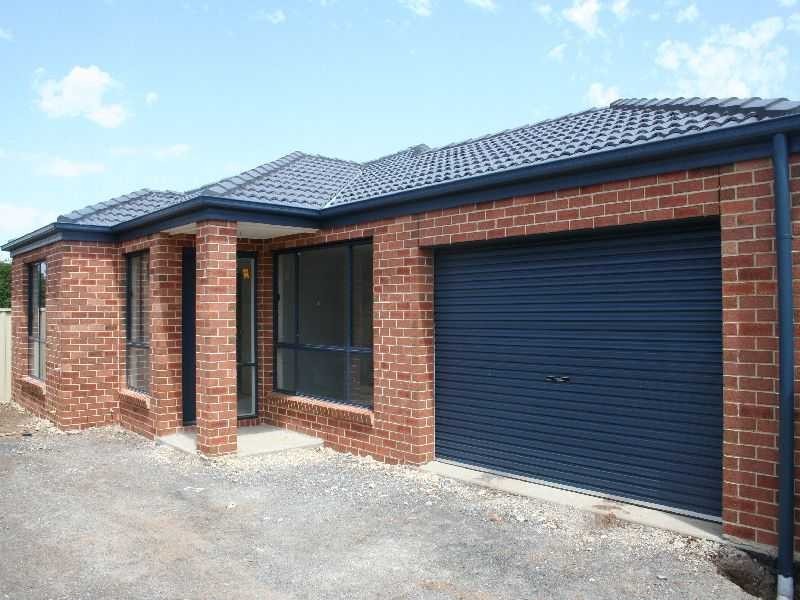 1/2 Maree Court, Kurunjang VIC 3337