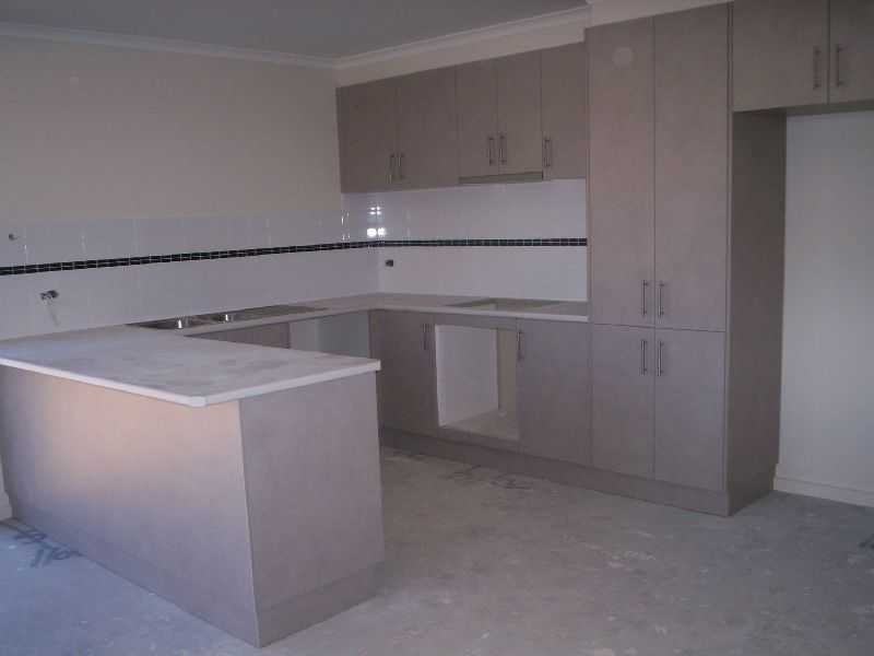 1/2 Maree Court, Kurunjang VIC 3337