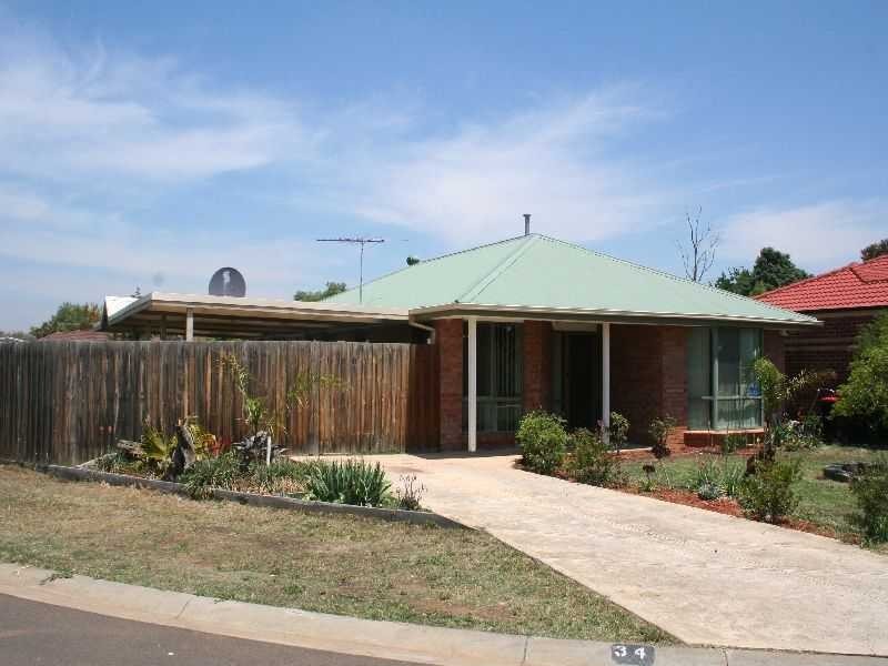 34 Toolern Street, Melton South VIC 3338