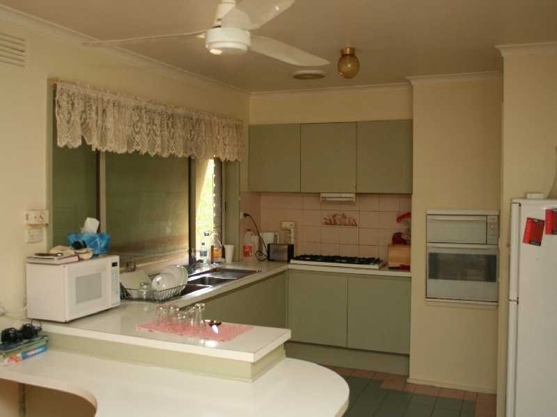 51 Vista Drive, Melton VIC 3337