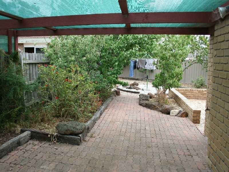 51 Vista Drive, Melton VIC 3337