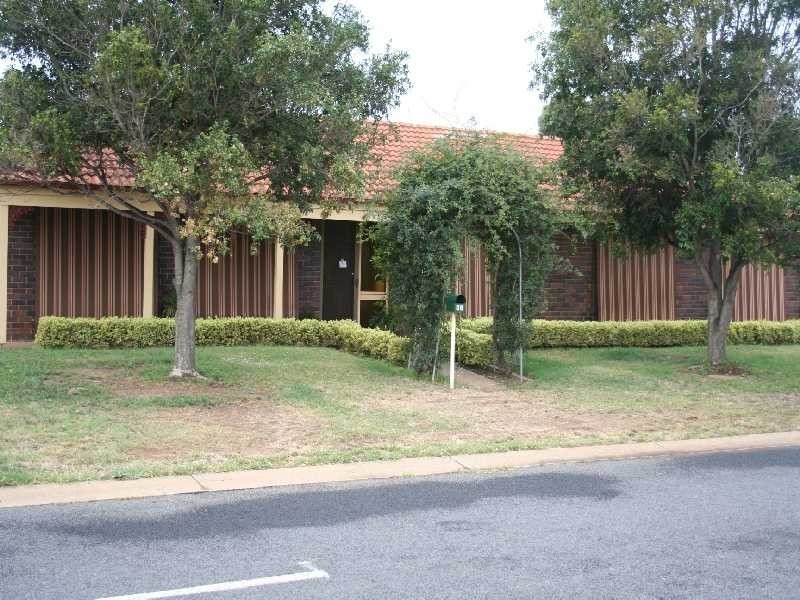 42 James Cook Drive, Melton West VIC 3337