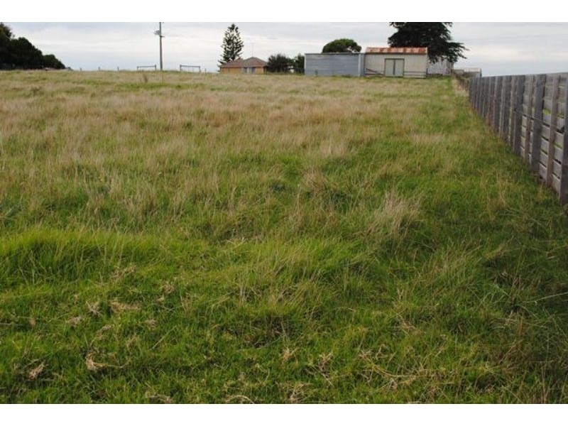 25 WALKER ST, Dalyston VIC 3992