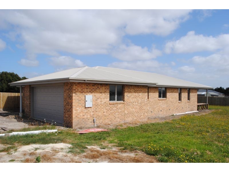 3 CANARY WAY, Wonthaggi VIC 3995