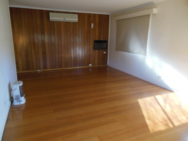 17 MERRIN CRESCENT, Wonthaggi VIC 3995