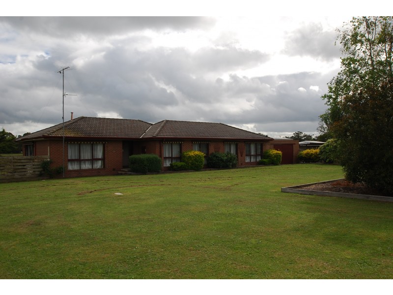 10 DESMONDS ROAD, Wattle Bank VIC 3995