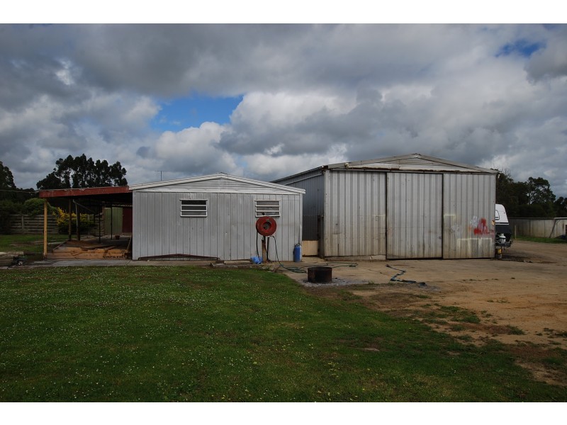 10 DESMONDS ROAD, Wattle Bank VIC 3995