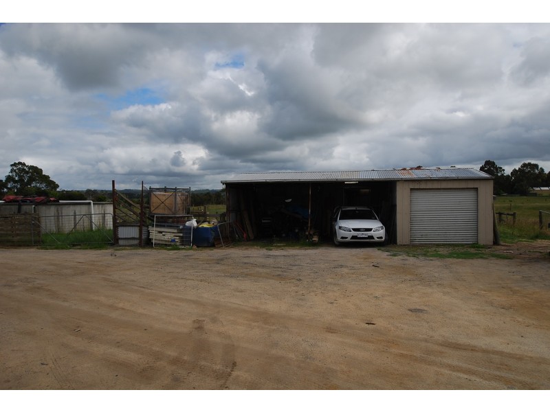 10 DESMONDS ROAD, Wattle Bank VIC 3995