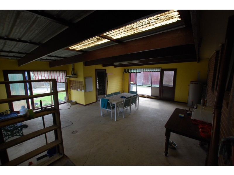 10 DESMONDS ROAD, Wattle Bank VIC 3995