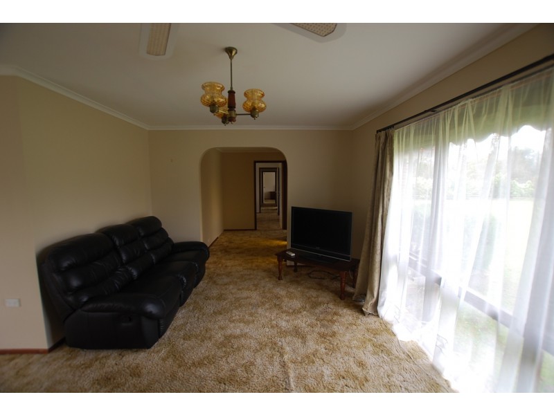 10 DESMONDS ROAD, Wattle Bank VIC 3995