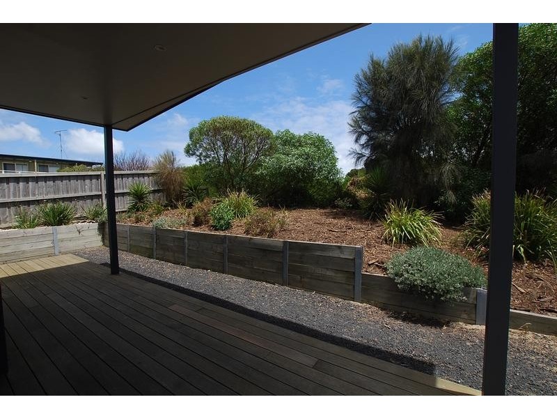 16 BLUE WATER CIRCLE, Cape Paterson VIC 3995