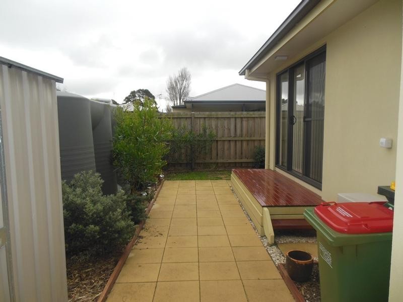 2/28 EPSOM STREET, South Dudley VIC 3995