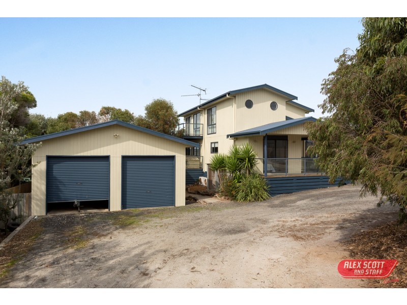 4 BONWICK COURT, Kilcunda VIC 3995