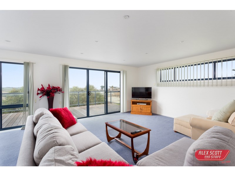 4 BONWICK COURT, Kilcunda VIC 3995