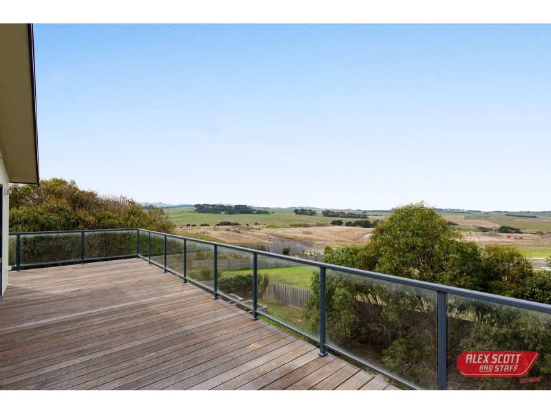 4 BONWICK COURT, Kilcunda VIC 3995