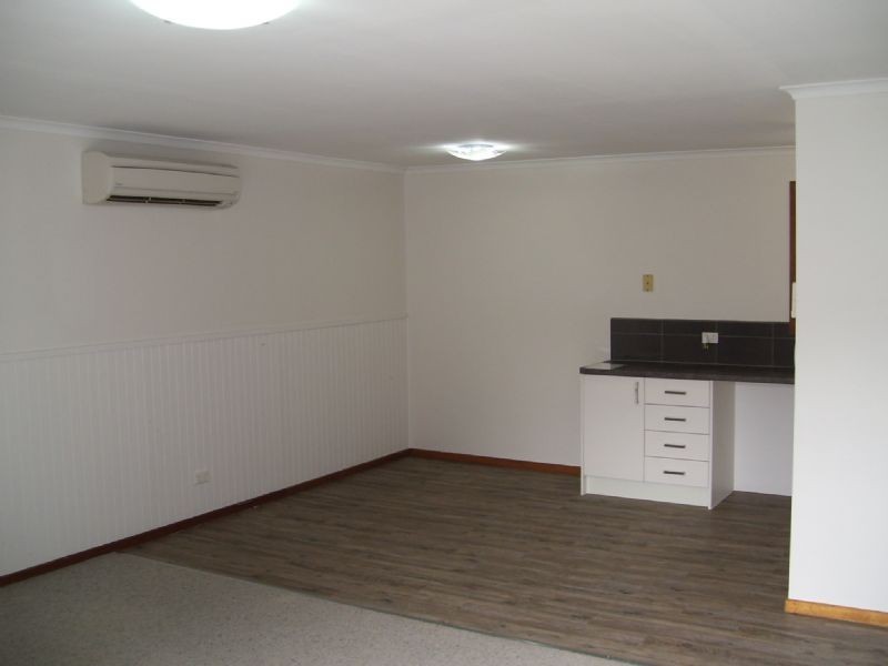 2/8 EPSOM STREET, South Dudley VIC 3995