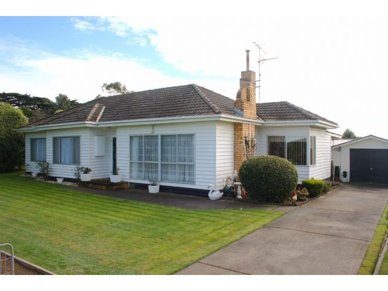 898 SHEEPWAY ROAD, Loch VIC 3945