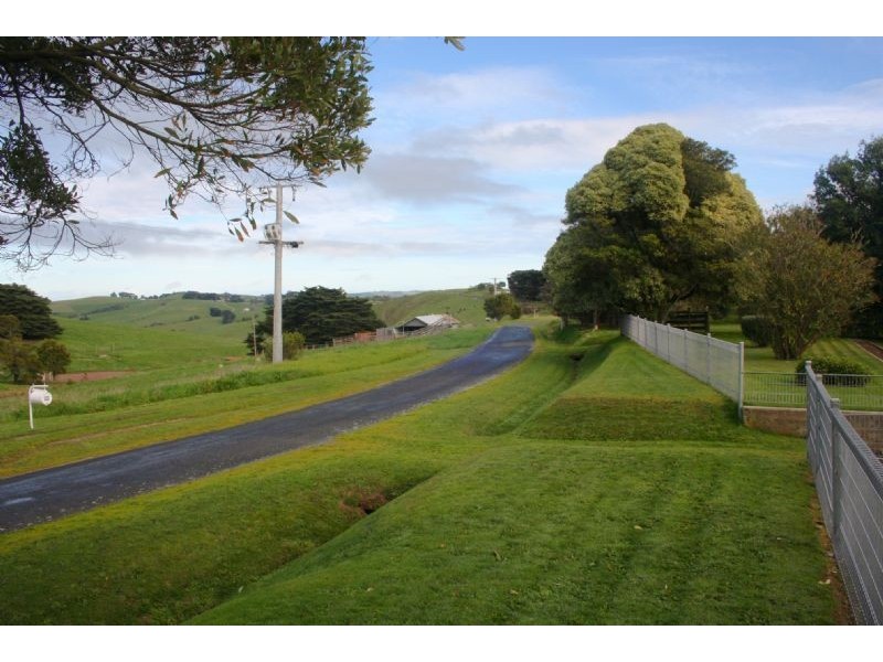 898 SHEEPWAY ROAD, Loch VIC 3945