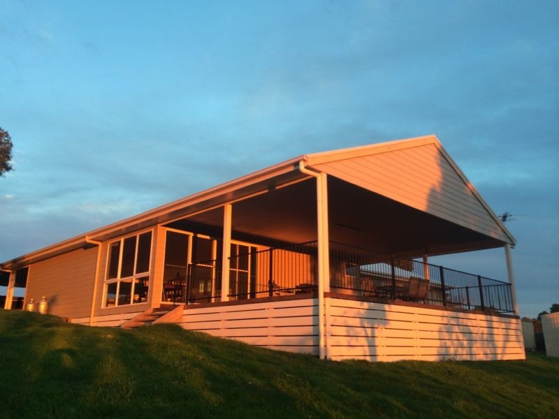 10 BAKER ROAD, Loch VIC 3945