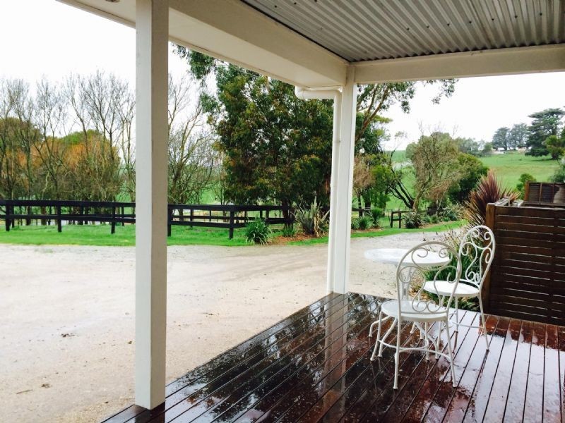 10 BAKER ROAD, Loch VIC 3945
