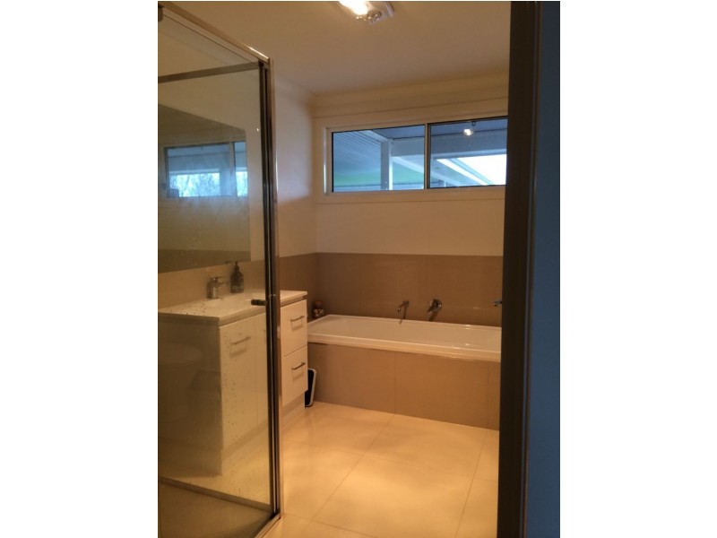 10 BAKER ROAD, Loch VIC 3945