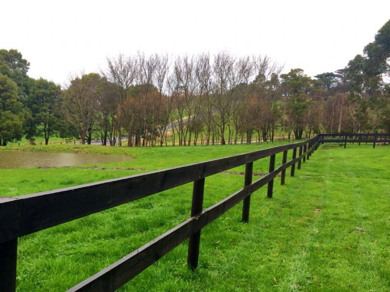 10 BAKER ROAD, Loch VIC 3945