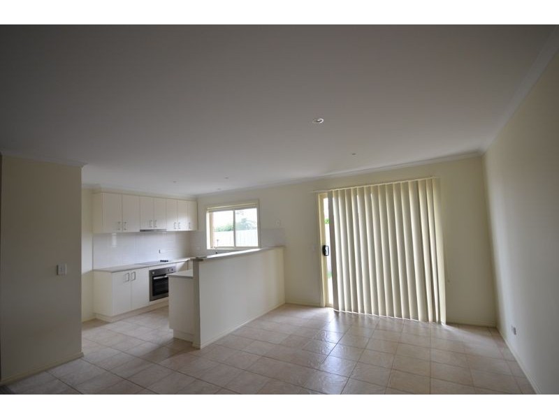2/11 DOWLING STREET, Wonthaggi VIC 3995