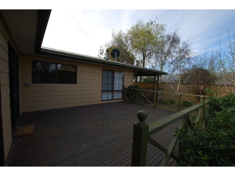 8 HENRY STREET WEST, Wonthaggi VIC 3995