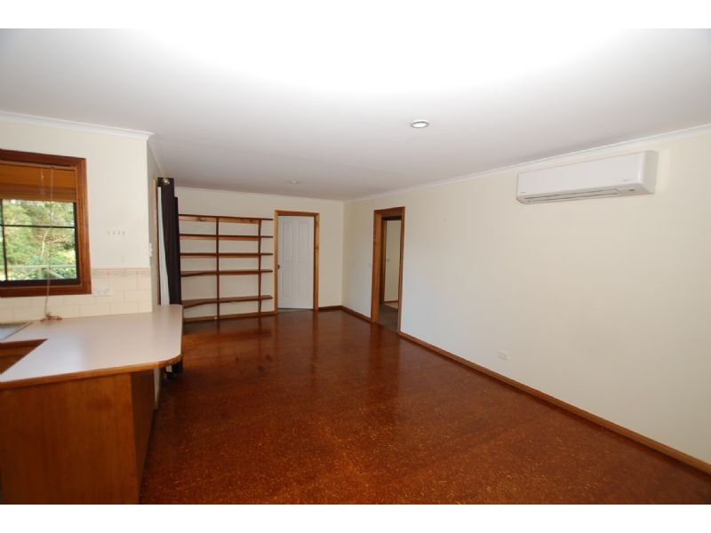 8 HENRY STREET WEST, Wonthaggi VIC 3995