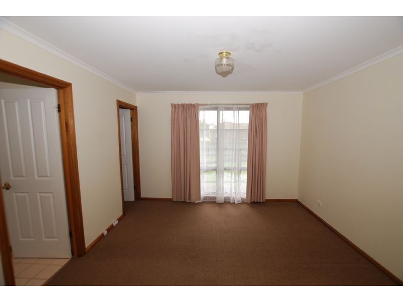 8 HENRY STREET WEST, Wonthaggi VIC 3995