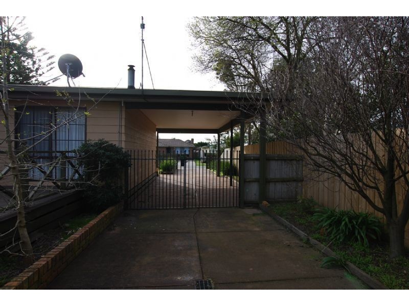 8 HENRY STREET WEST, Wonthaggi VIC 3995