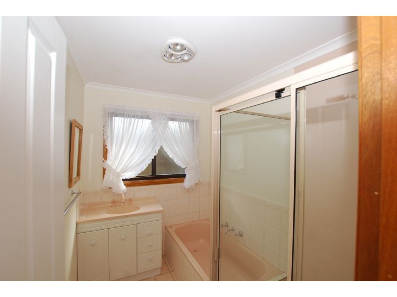 8 HENRY STREET WEST, Wonthaggi VIC 3995