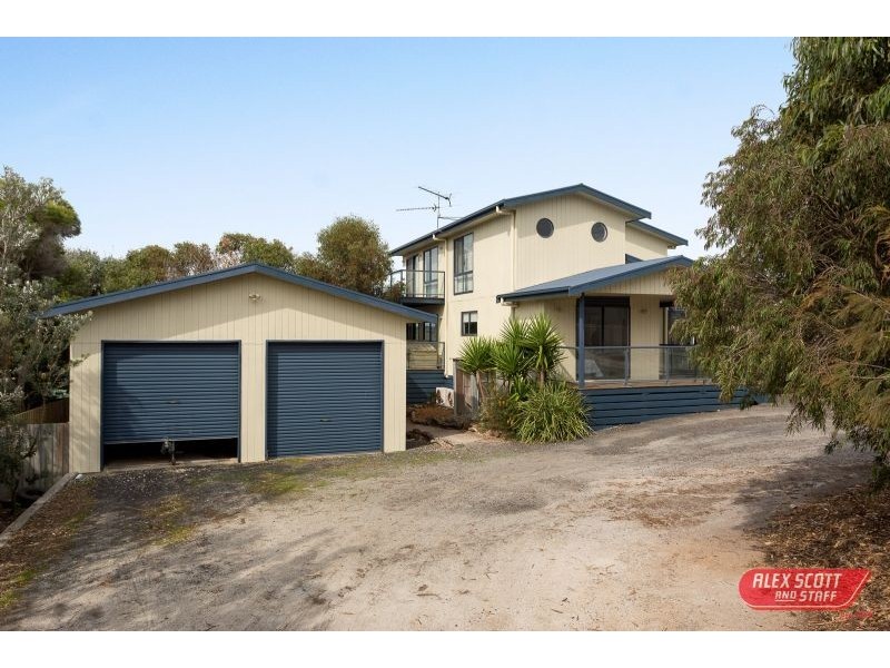 4 BONWICK COURT, Kilcunda VIC 3995