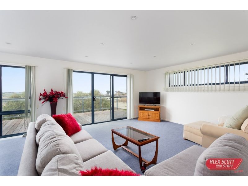 4 BONWICK COURT, Kilcunda VIC 3995