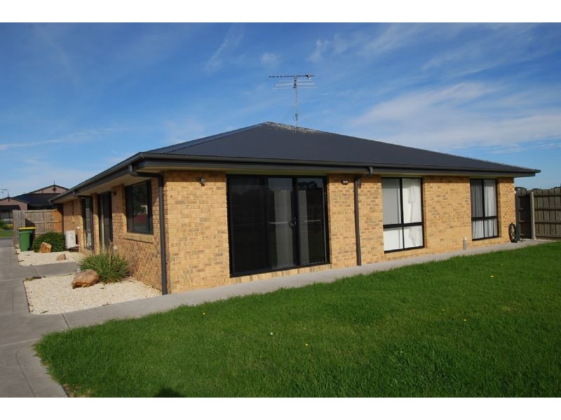 34 PEVERILL CRESCENT, Wonthaggi VIC 3995