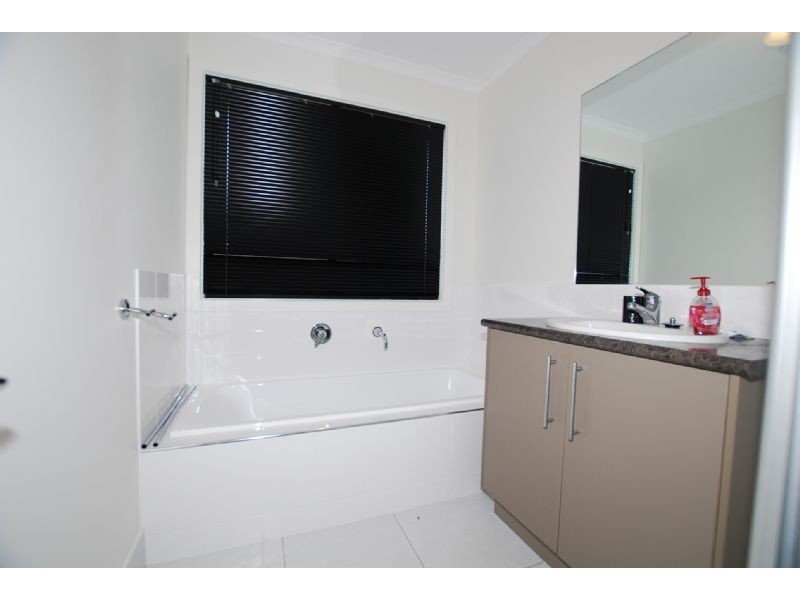 34 PEVERILL CRESCENT, Wonthaggi VIC 3995