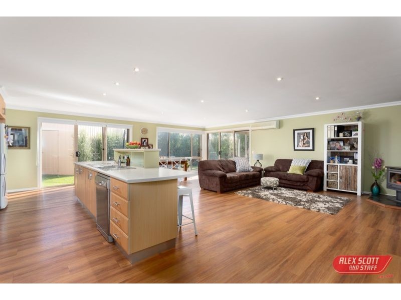 8 BEVERIDGE CLOSE, Wonthaggi VIC 3995