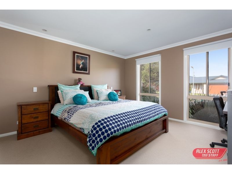 8 BEVERIDGE CLOSE, Wonthaggi VIC 3995