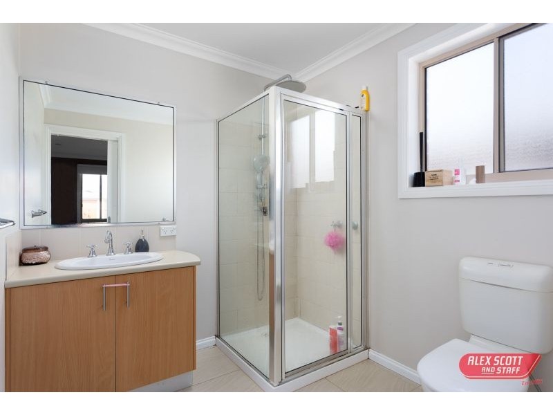 8 BEVERIDGE CLOSE, Wonthaggi VIC 3995