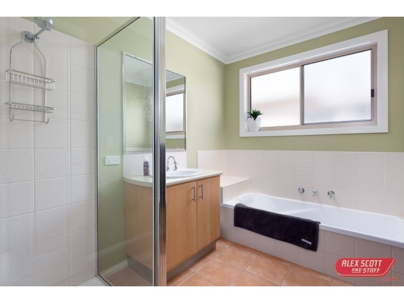 8 BEVERIDGE CLOSE, Wonthaggi VIC 3995